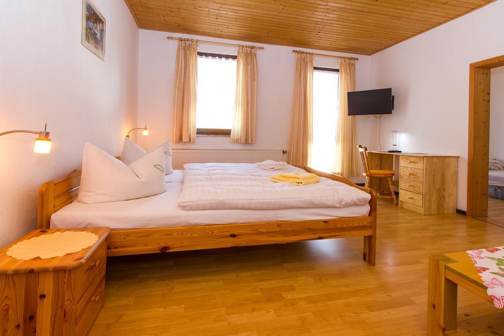 Pension Zum-Ratsherrn Фридрихрода Номер фото